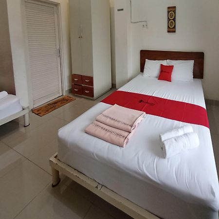 Hotel Reddoorz At Syariah House Purwokerto Exterior foto