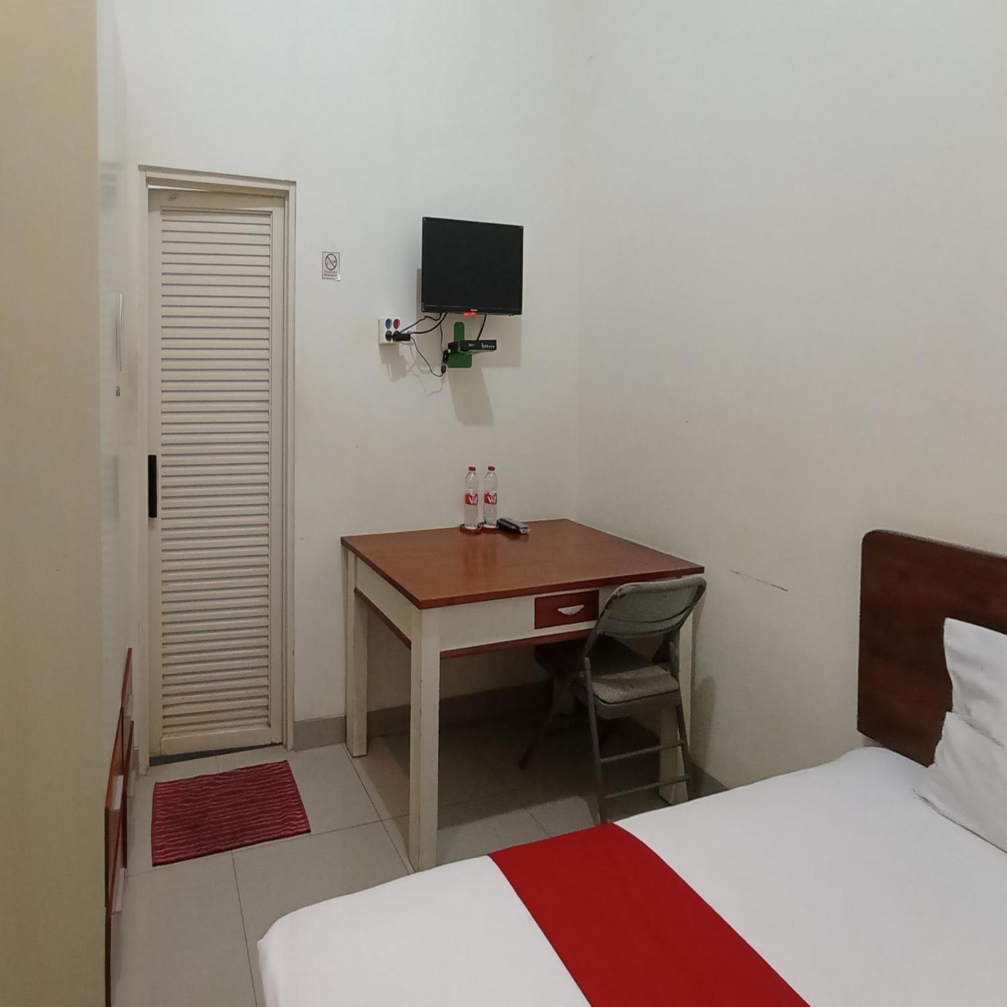 Hotel Reddoorz At Syariah House Purwokerto Exterior foto