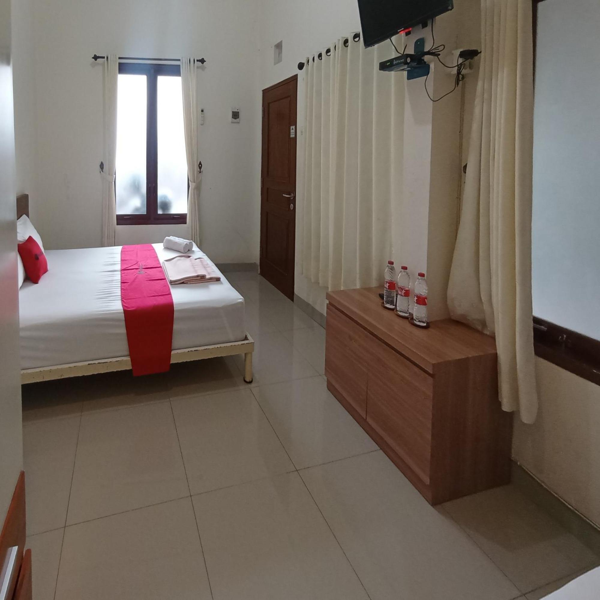 Hotel Reddoorz At Syariah House Purwokerto Exterior foto