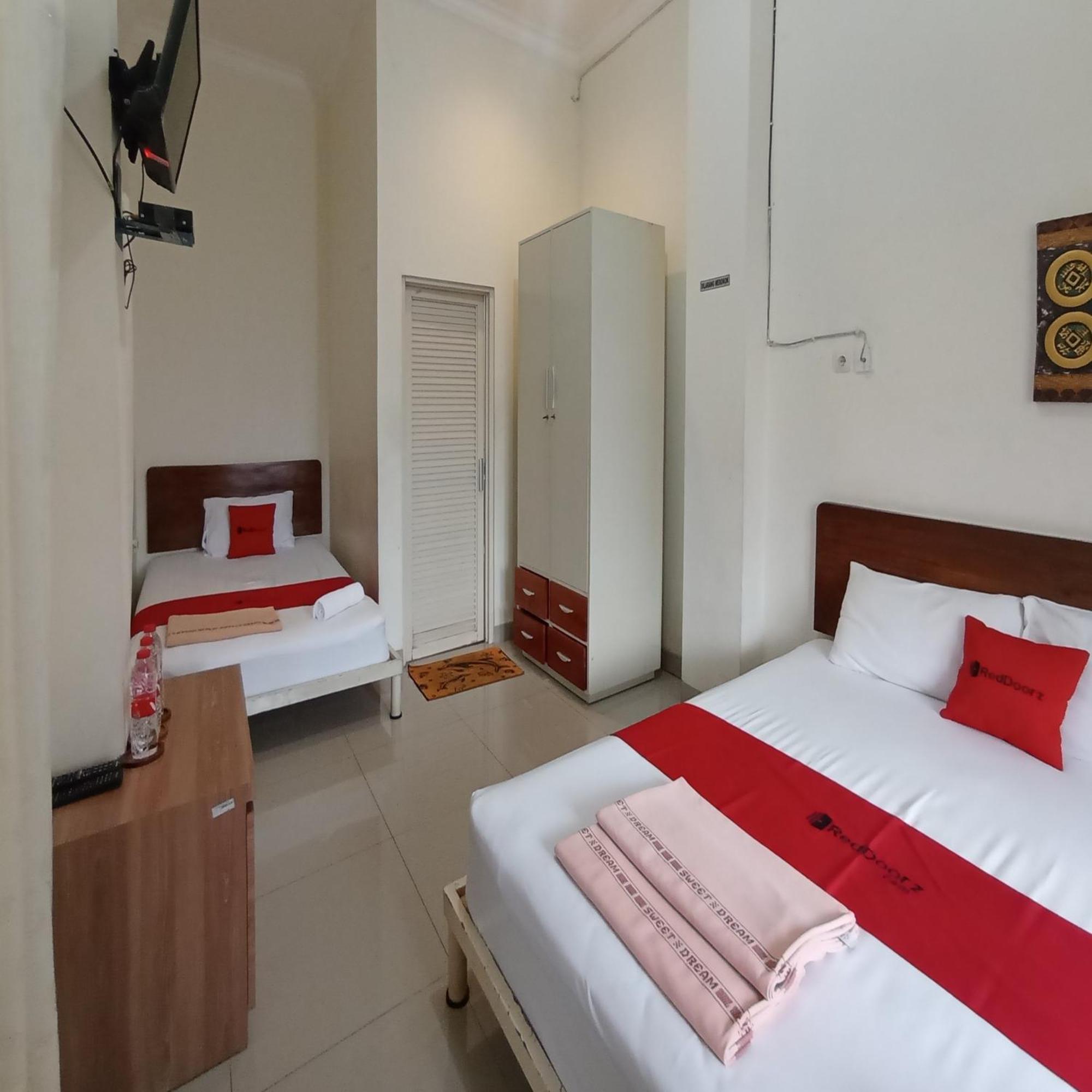 Hotel Reddoorz At Syariah House Purwokerto Exterior foto