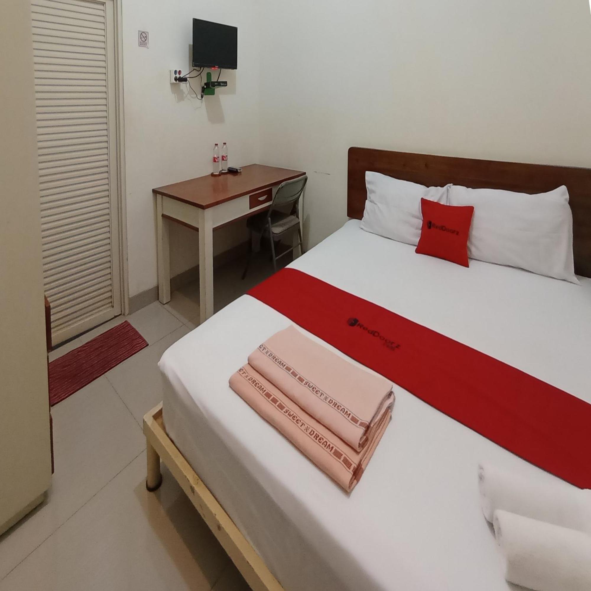 Hotel Reddoorz At Syariah House Purwokerto Exterior foto