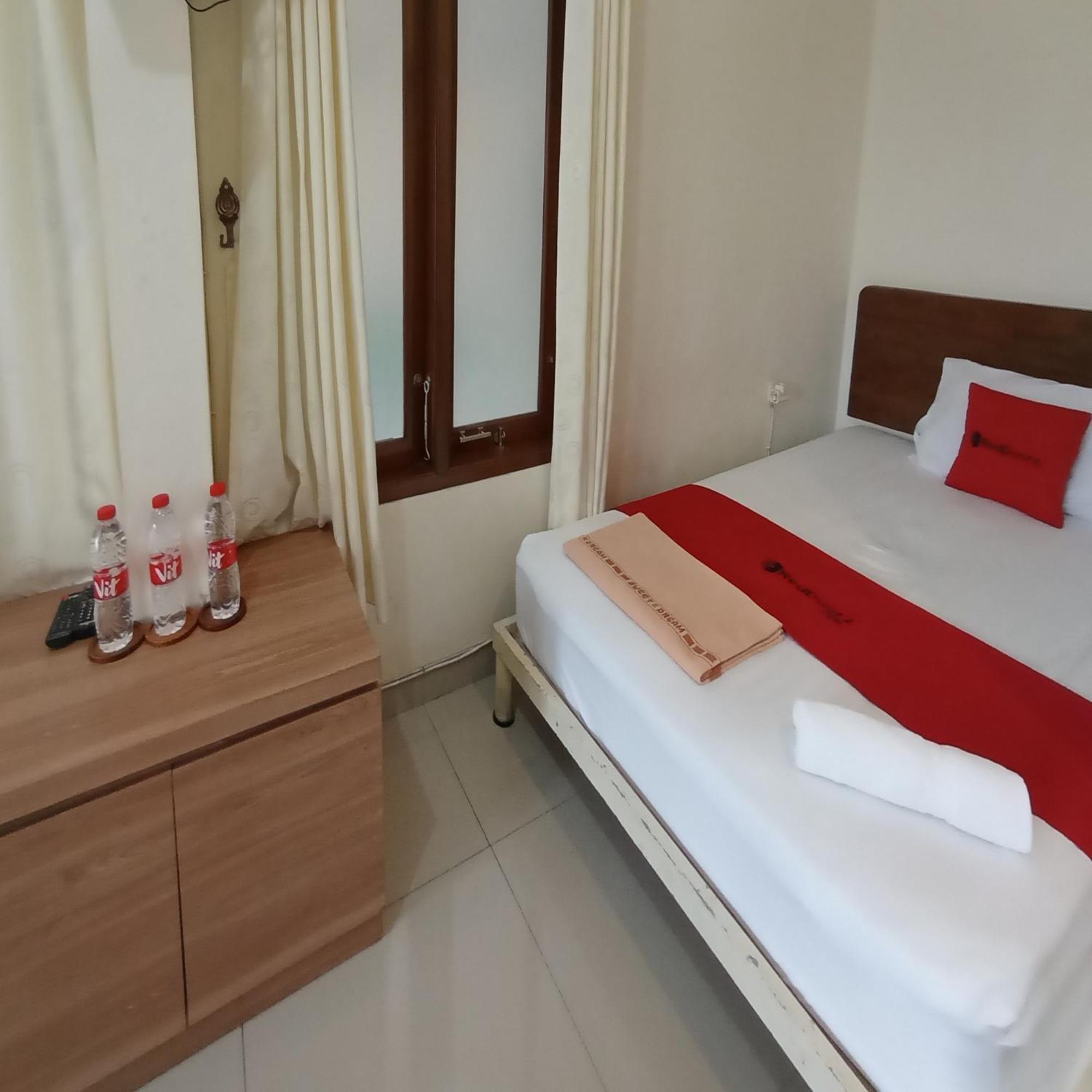 Hotel Reddoorz At Syariah House Purwokerto Exterior foto